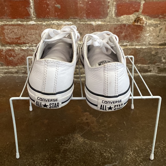 Pre-loved white leather material low top chucks (converse) original shoe strings - Picture 3 of 6